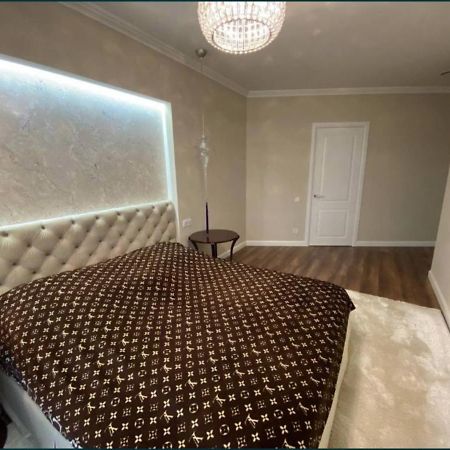 Lux 1-Bedroom Panoramic View Most City Center Area Dnipro Ngoại thất bức ảnh